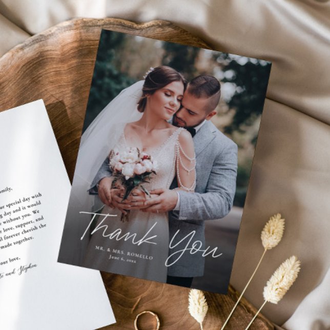Modern Script Enkel Foto Bröllop Tack Kort (Simple handwritten script wedding photo thank you cards.)