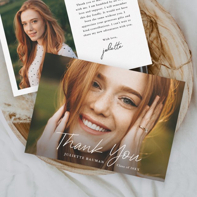 Modern Script Enkel Foto Examen Tack Kort (Simple modern script photo graduation thank you card.)