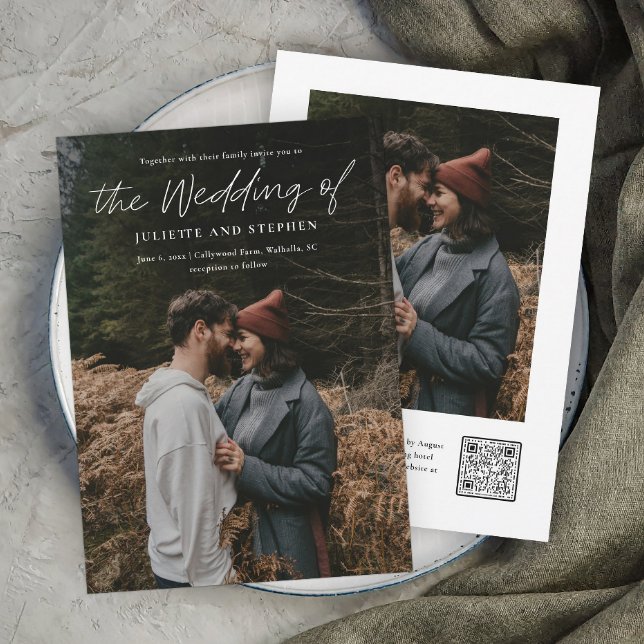Modern Script Enkel QR-kod Foto Bröllop  Inbjudningar (A modern minimal photo wedding invitation with QR Code RSVP on the back with additional photo.)