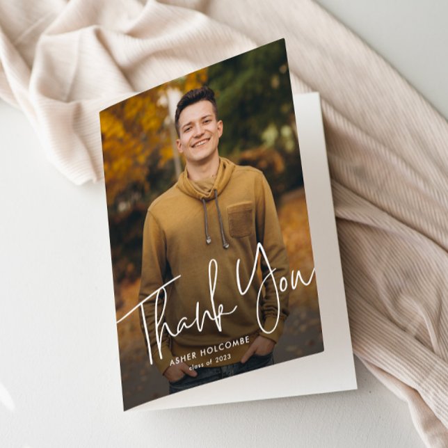Modern Script Examen Enkel Foto Examen Tack Kort (Modern Handwritten Script Photo Graduation Folded Thank You Card.)