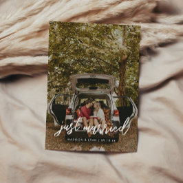 Modern Script Foto 'Just Married' Bröllop Meddelande