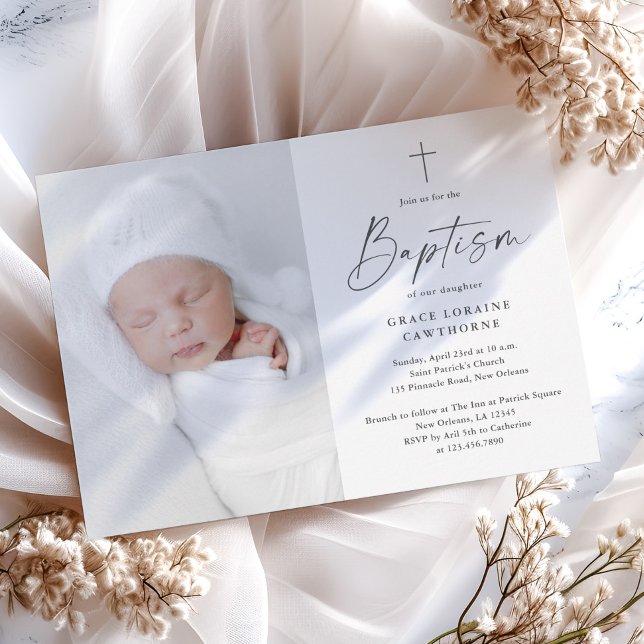 Modern Script Könsneutral Foto Dop Inbjudningar (Modern script elegant gender neutral photo baptism invitation.)