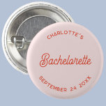 Modern Script Personlig Bachelorette Party Knapp<br><div class="desc">En modern typografisk chic i orange och  rosa för gästerna att fira ett speciellt bachelorettparti i stil. Ändra texten så att den anpassas.</div>