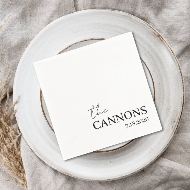 Modern Script Wedding Personalized Name Date Pappersservett (Skapare uppladdad)