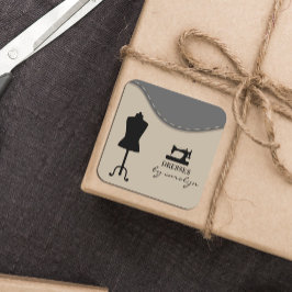 Modern Seamstress eller Tailor i Maskin Fyrkantigt Klistermärke