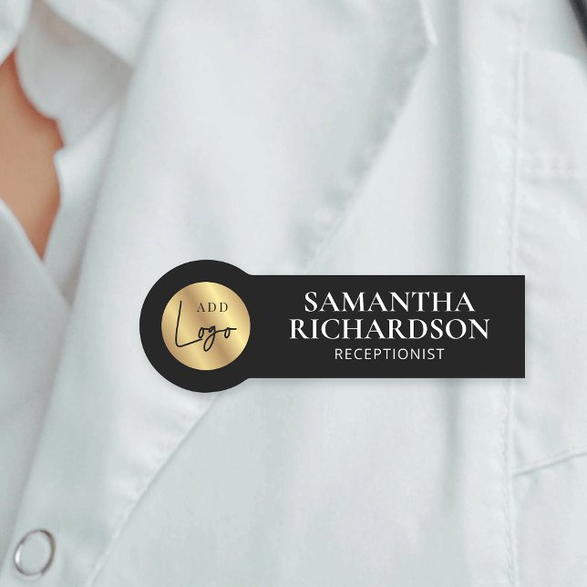 Modern Shop Salon Employee i Black & Guld Logotyp Namnbricka (Modern black and gold logo employee name tags for business)