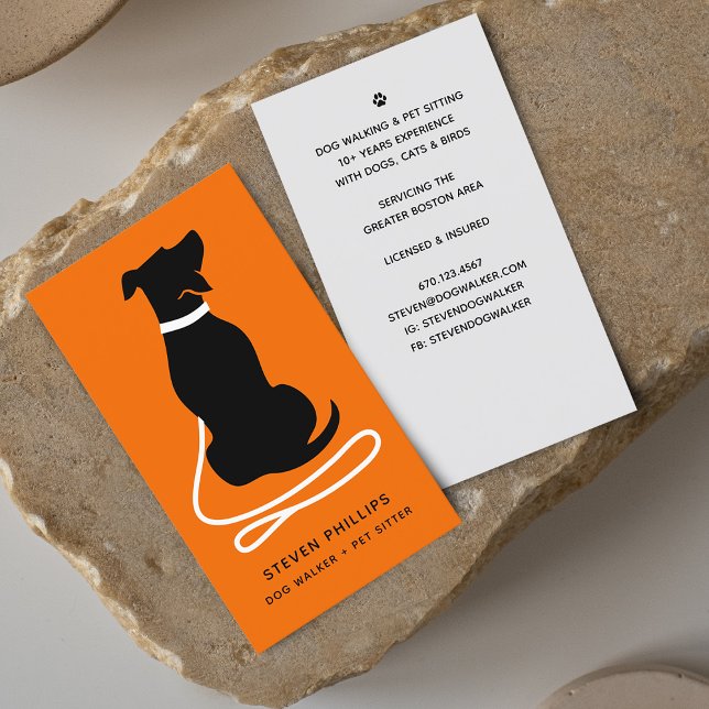 Modern silhuett hundpromenad hundsittning visitkort (Modern Silhouette Dog Walking Dog Sitting Business Card)