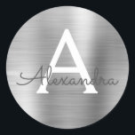 Modern Silver Girly Metallic Monogram Runt Klistermärke<br><div class="desc">Modern Silver Faux Girly Metallic Stainless Steel Foil Elegant Sticker. Det här klistermärket kan anpassas så att det omfattar ditt första och första namn för en gåva till paket.</div>