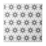 Modern Silver-Starburst Mönster i mitten av århund Kakelplatta<br><div class="desc">Modern design i mitten av århundradet som ger vintage mönster av silver-stjärnor på vit bakgrund. Enkel, ren modern design. Skapa din egen anpassningsbar mönster genom att ladda upp en ny bild eller använda meddelandeknappen för att kontakta designern för hjälp. Så här skapar du din egen mönstrade design: 1. Välj Anpassa...</div>