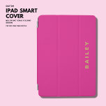 Modern Simple Girly Cute Shock rosa Magenta Monogr iPad Air Skydd<br><div class="desc">Skapa ditt mycket moderna,  shock rosa-tonade ipad cover och skydda din iPad i stil. Shock rosa med fet guld-färgton och enkel anpassning som enkelt kan uppdateras till valfri text.</div>