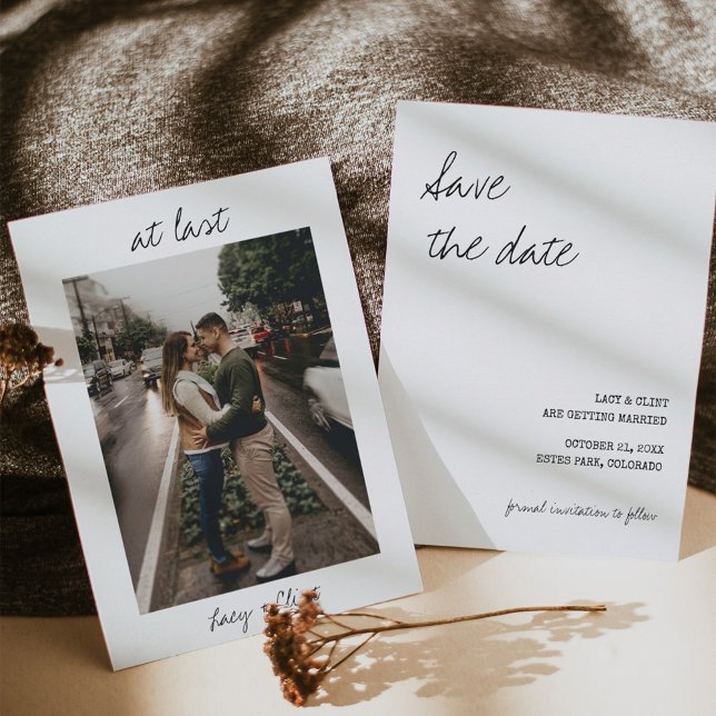 Modern Simple Minimalist Photo At Last Spara Datumet (Skapare uppladdad)