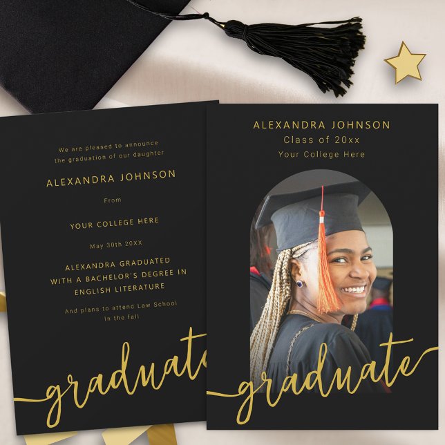 Modern Skript Arkiv Foto Examen Meddelande (Modern black and gold script photo arch graduation announcement card Stylish trendy elegant design)