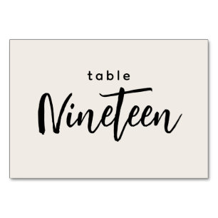 Modern skript Bord 19 Nittonnitton off-White Bröll Bordsnummer