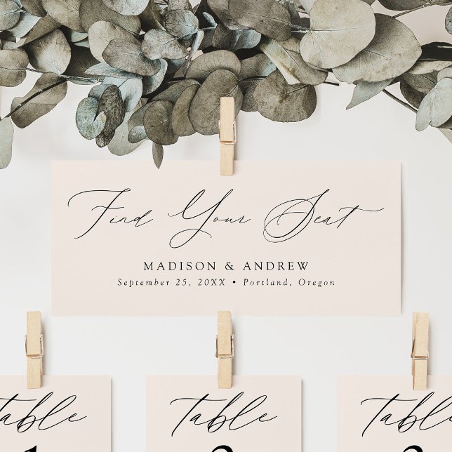 Modern skript Bröllop Hitta ditt sätesrubrikkort Inbjudningar (Skapare uppladdad)