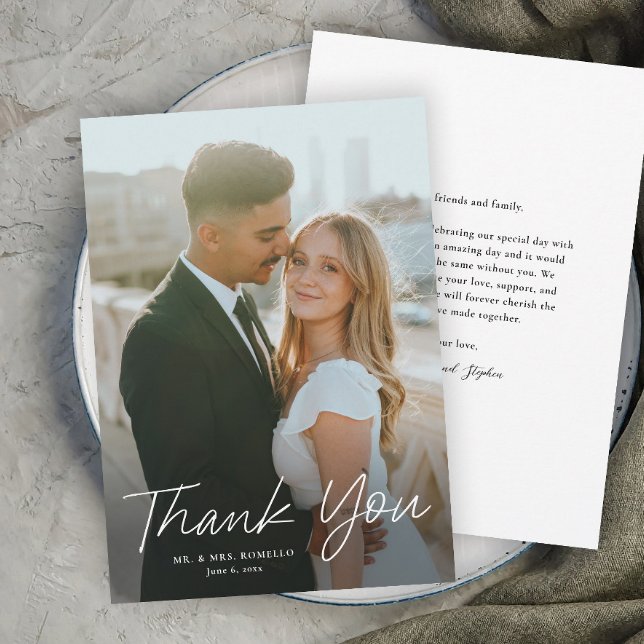 Modern Skript Enkel Foto Bröllop Tack Inbjudningar (A 2-sided Modern photo wedding thank you card with handwritten script typography overlay.)