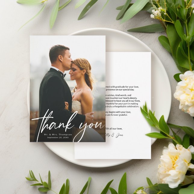 Modern skript - enkelt foto Bröllop Tack Kort (Modern typography script, wedding photo thank you card with personal message.)