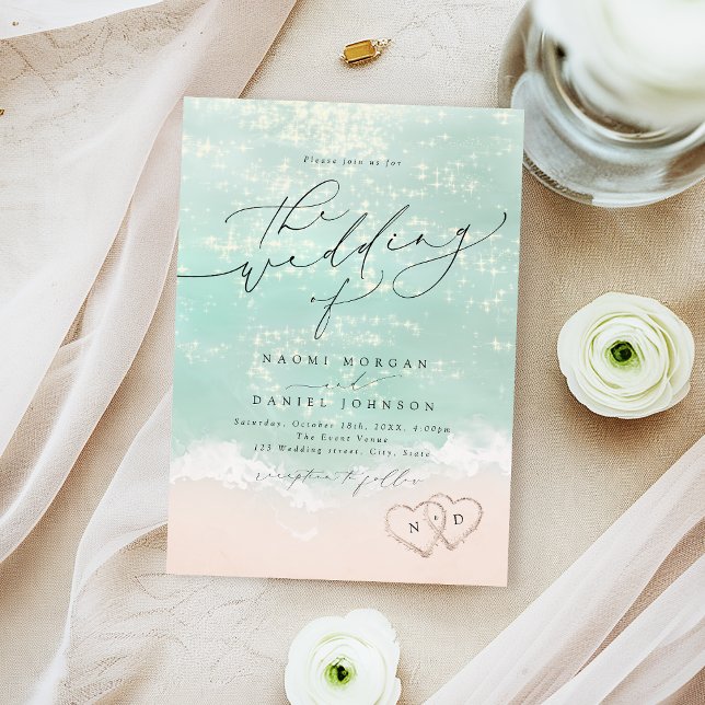 Modern Skript Hjärtan I Sanden Strand Bröllop  Inbjudningar (Modern Script Hearts In The Sand Beach Wedding Invitation)