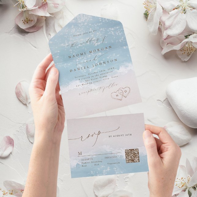 Modern skript Hjärtan i sanden Strandbröllop  (Modern Script Hearts in the sand Beach wedding All In One Invitation)