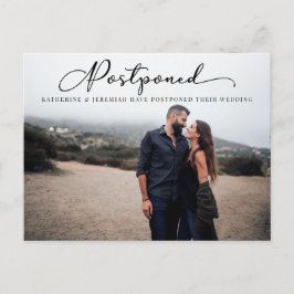 Modern skript i uppskjutet Bröllop Ändra datum Vykort