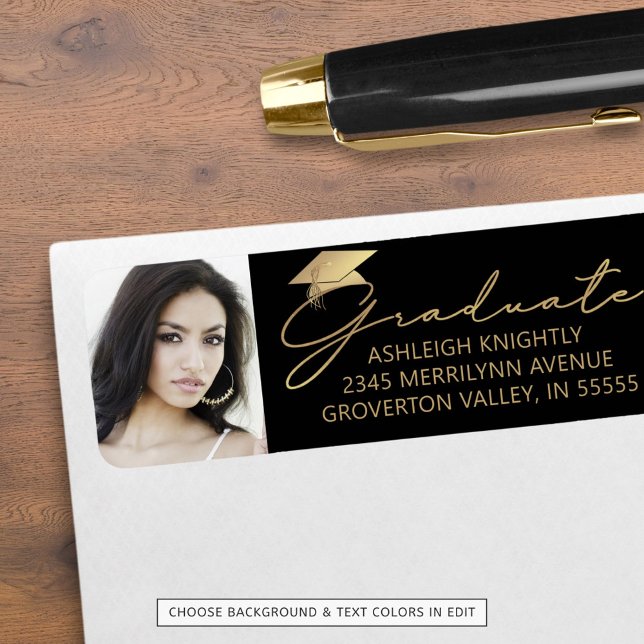 Modern skript Student Cap Photo Black Guld Returadress Etikett (Skapare uppladdad)