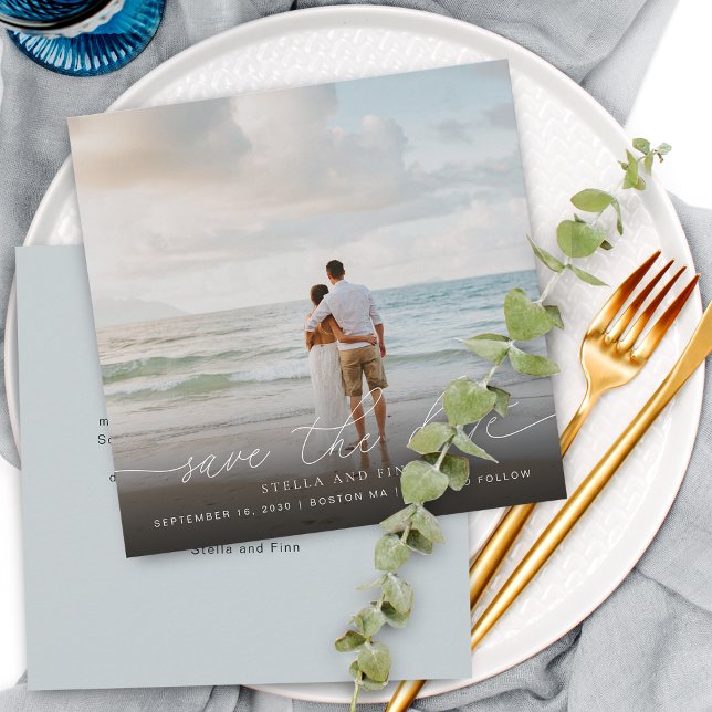 Modern skriptfoto Bröllop spara datum Spara Datumet (Elegant Modern Script Photo Wedding Save The Date Card)