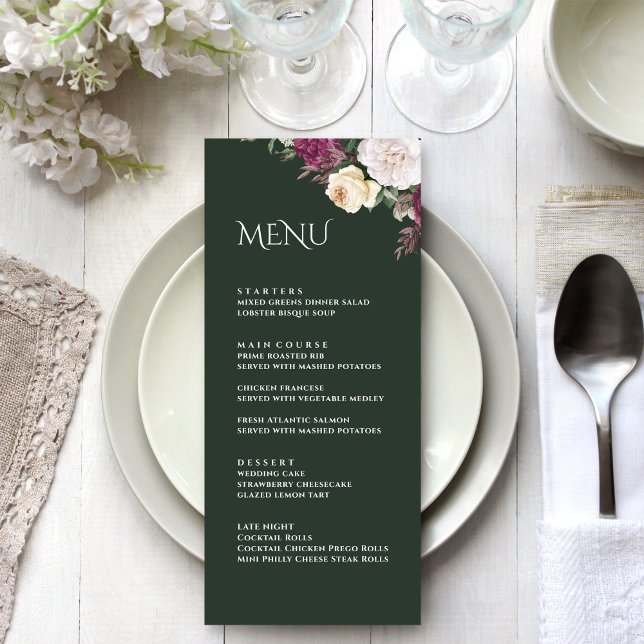 Modern Smaragdgrön Burgunder Pionér Meny Kort (Modern Emerald Green Burgundy Peonies Menu Card on an elegant wedding table)