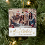 Modern Snowflake Gold and White Photo Christmas Julgransprydnad Keramik<br><div class="desc">Modern Elegant Script Snowflake Gold and White Photo Merry Christmas Script Holiday Ceramic Ornament. Features one) photo template „Merry Christmas” text. The „Merry Christmas” greeting text is written in a beautiful hand lettered whimsical font script and around gold snowflakes on white background. This Ceramic Ornament Cute gift for your family...</div>