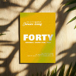 Modern Snyggt | Foto på 40:e födelsedagen Inbjudningar<br><div class="desc">Fira en milstolpe i det pulserande stil med denna moderna 40-årsinbjudan, som innehåller fetstilt vit typografi, elegantens skriptaccenter och en texturerad snurrande bakgrund i en slående senapsliknande gult. Anpassa med födelsedagskalender namn, ålder, party datum och evenemangsdetaljer för en allehanda keepy. Perfekt för födelsedagar för milstolpe från 30 till 70 och...</div>