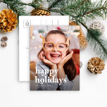 Modern Snyggt jul 1-foto Helg Vykort<br><div class="desc">Det här är ett sött, snyggt och modernt vykort för helgdag med ett minimalistiskt enkelt foto med "Glad helg" i ett fet och sött teckensnitt. Byt enkelt fotot på framsidan, byt ut familjen eller företaget namn och lägg till ett personligt meddelande på baksidan med avsändaren adress med hjälp av mallalternativen....</div>