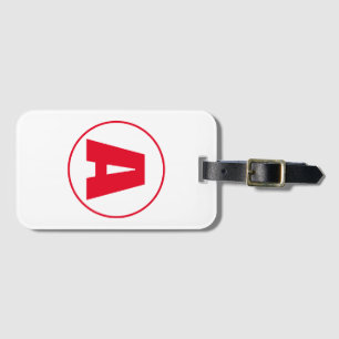 Modern Snyggt Monogram Red Initial Brev White Bagagebricka