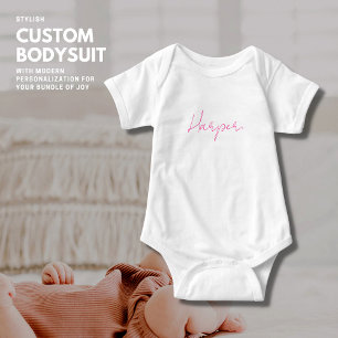 Modern Snyggt Monogram Rosa Handskriftlig skrift T Shirt