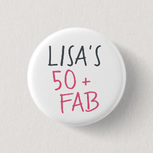 Modern Snyggt Namn Shock rosa 50 födelsedag i Fabu Knapp