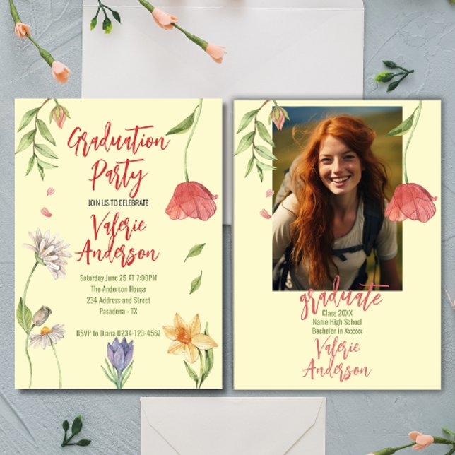 Modern Snyggt vild blommor studenten Inbjudningar (Modern Stylish wild flowers graduation Invitation by Creative Design and made with love on Zazzle)