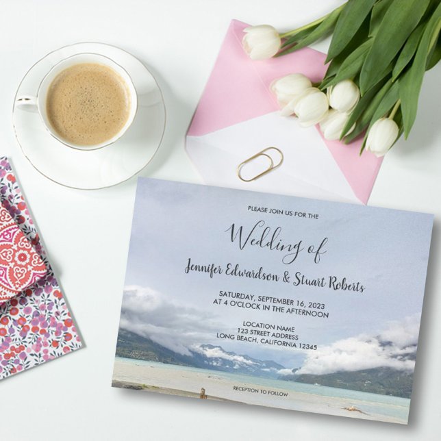 Modern sommarstuga inbjudningar (Rustic modern beach mountain wedding invitation.)