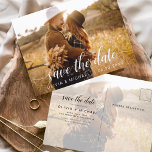 Modern Spara det vita handskrivna fotot för datum Vykort<br><div class="desc">Handskrivna Bröllop spara datum-kort som har ett foto på framsidan och baksidan. Korten Save the Date Fall,  Autumn,  Winter,  Vår eller Summer innehåller en modern handskriven typografi med kursiva skript som är elegant,  enkel och modern till använda efter att du har minimalistisk enkel bröllopsdag firande.</div>