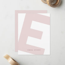 Modern stor initialmonogram och namn