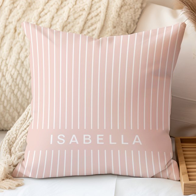 Modern Streckad Minimal Blush Rosa Personlig Namn Kudde (Skapare uppladdad)