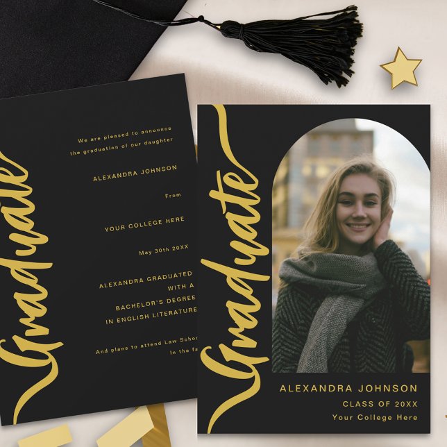 Modern Student Arch-fotoskript Meddelande (Modern graduate photo arch gold script stylish black Graduation announcement card)