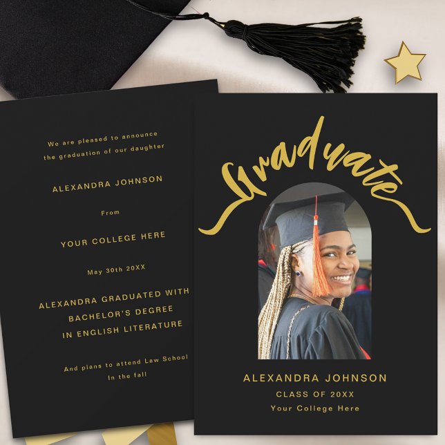 Modern Student Photo Arch Guld Skript Studenten Meddelande (Modern trendy graduate photo arch graduation announcement card stylish black and gold script)