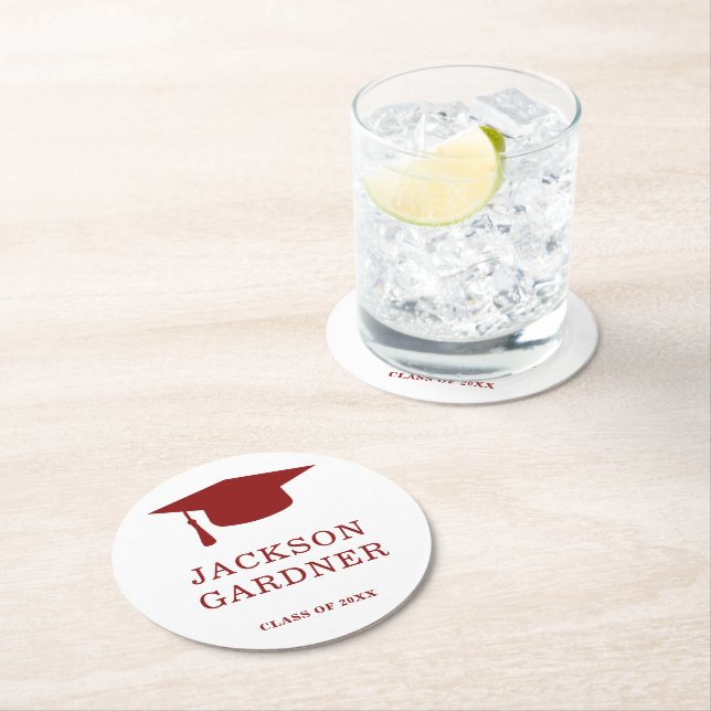Modern Studenten i Burgundy Mortar Board Underlägg Papper Rund (Insitu)