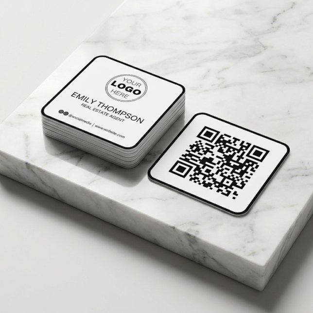 Modern Svart Minimalistisk QR-kod Fastigheter Fyrkantigt Visitkort (Minimalist Black & White QR Code Business Card for Real Estate)