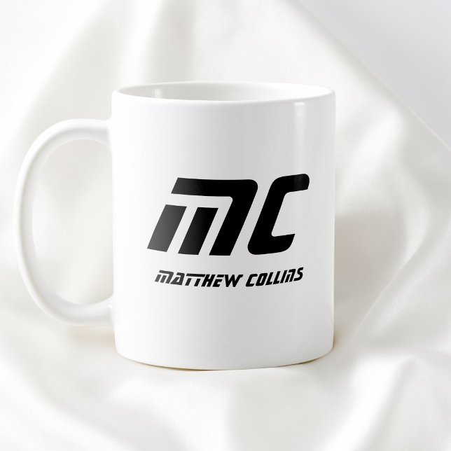 Modern svart monogram namnskylt minimal för män kaffemugg (Modern Black Monogram Name Text Minimal for Him Coffee Mug)