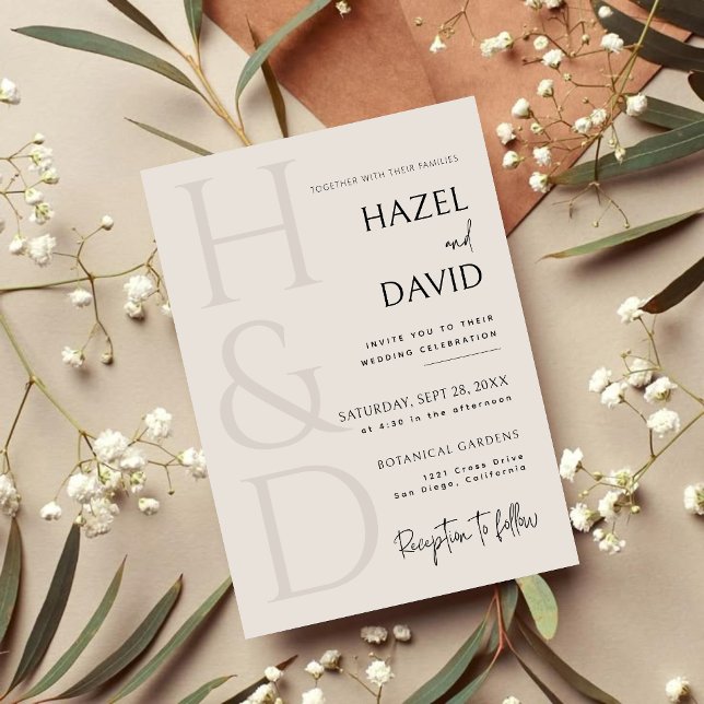 Modern svart och elfenbensmonogram minimalistisk b inbjudningar (Modern black and ivory monogram wedding invitation sets a soft, elegant tone for your celebration.)