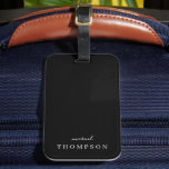 Modern svart och skript Namn Monogram Bagagebricka<br><div class="desc">Denna moderna svarta minimalistiska bagagemärke med ett elegant-skript namn monogramdesign kommer att ge dina resor en lyxvib.</div>