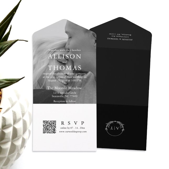 Modern svart och vit QR-kod, Monogram Bröllop (Simplify your wedding with our all-in-one invitation – convenience and beauty in a single card.)