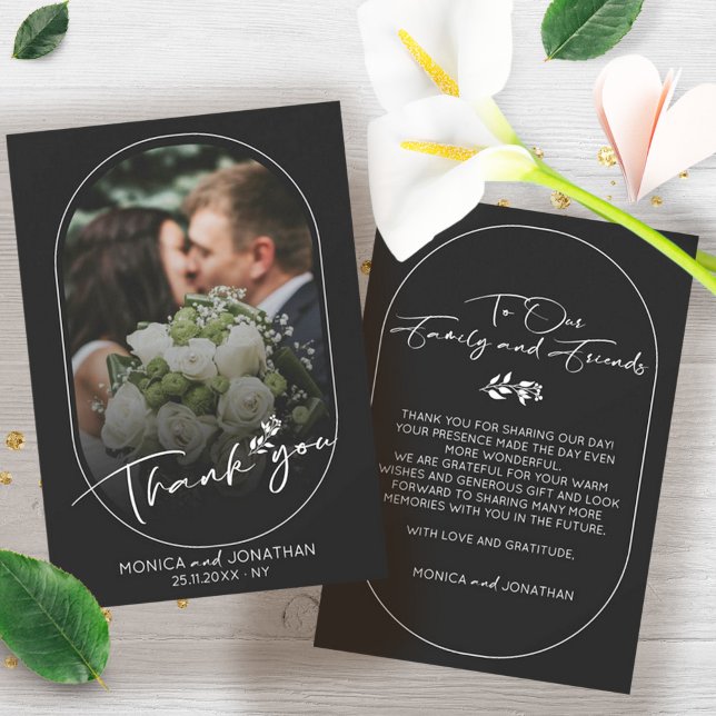Modern svart och vitt skript, foto Bröllop Tack Kort (Modern Minimalist One Photo Script Wedding Thank You Card Black and White)