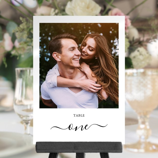 Modern svart skriptfoto en bordnummer inbjudningar (Modern Black Script Photo One Table Number)