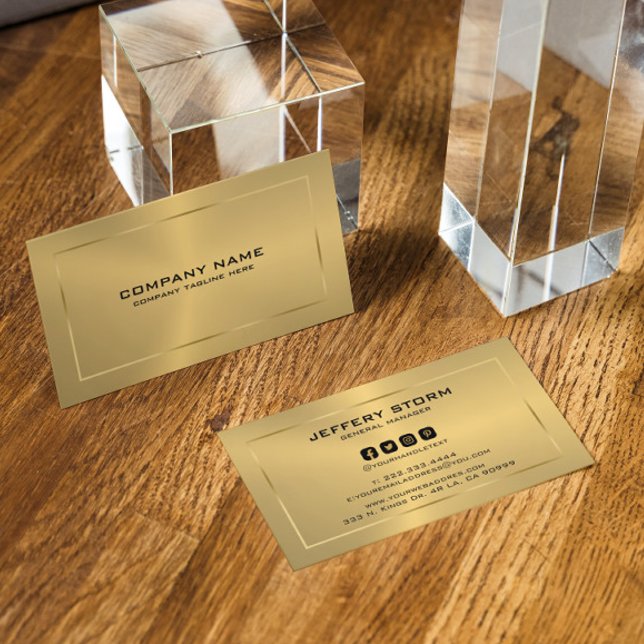 Modern svart typografi av Guld Struktur Visitkort (Skapare uppladdad)