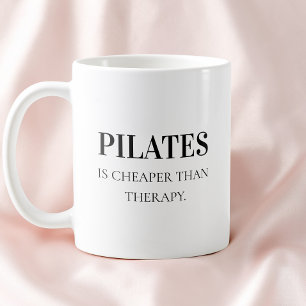 Modern svart typografi rolig citat Pilates Kaffemugg