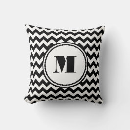 Modern svart-vit chevronmonogram kudde
